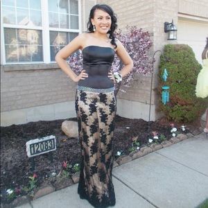 Gorgeous & Classy Prom Gown